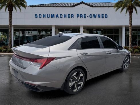 Used 2022 Hyundai Elantra SEL w/ Convenience + Premium Package FWD image 7