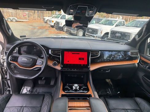 Used 2024 Jeep Grand Wagoneer L Series III image 20