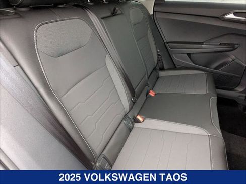 New 2025 Volkswagen Taos SE FWD image 19