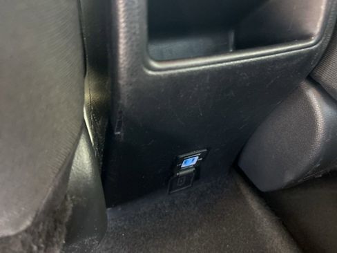 Used 2021 Toyota Corolla LE image 30