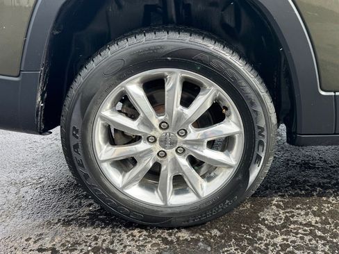 Used 2015 Jeep Cherokee Limited image 12