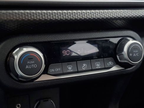 Used 2019 Nissan Kicks SV image 21