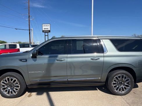 Used 2024 GMC Yukon XL Denali Ultimate AWD/4WD image 8