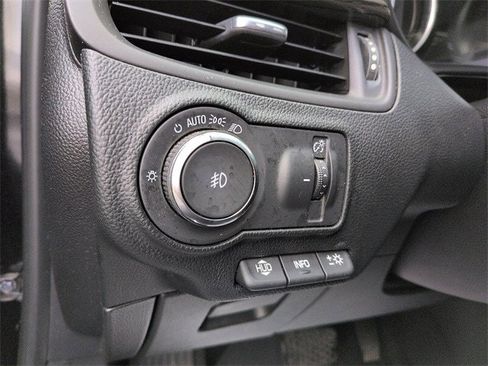 Used 2018 Buick Envision Premium w/ Driver Confidence Package image 21