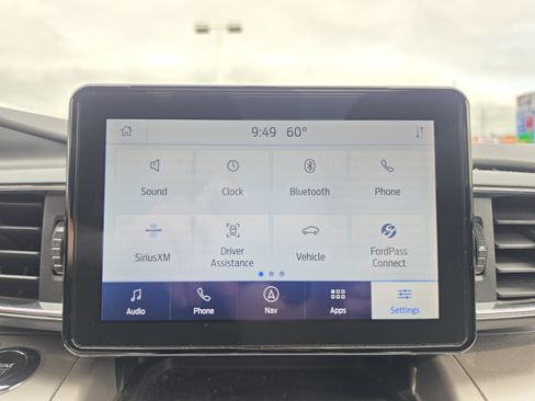 Used 2023 Ford Explorer XLT w/ Equipment Group 202A AWD/4WD image 31