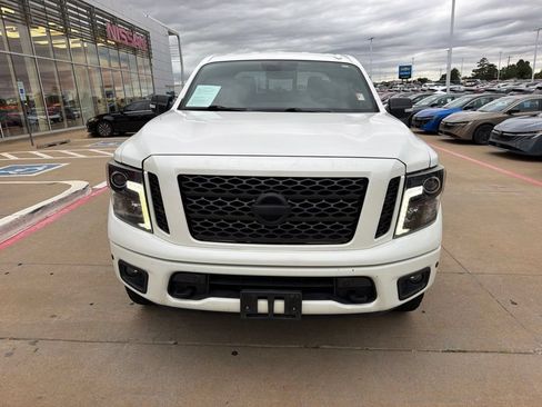 Used 2019 Nissan Titan SL w/ Midnight Edition AWD/4WD image 8
