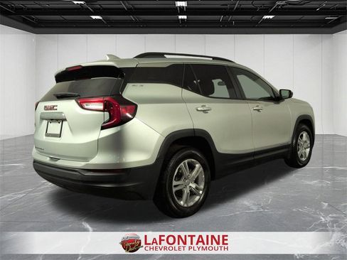 Certified 2022 GMC Terrain SLE w/ Driver Convenience Package image 8