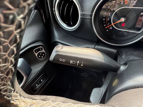 Used 2020 Jeep Wrangler Unlimited Sahara AWD/4WD image 16