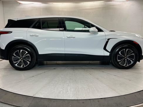 Used 2025 Chevrolet Blazer EV LT FWD image 7