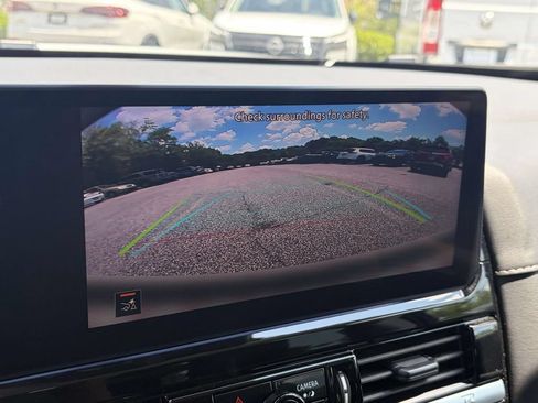 Used 2026 Nissan Pathfinder SV FWD image 23