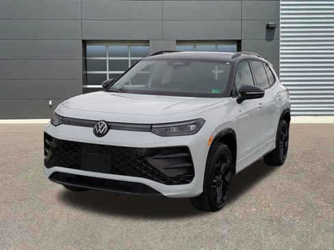 New 2026 Volkswagen Tiguan SE R-Line AWD/4WD image 3