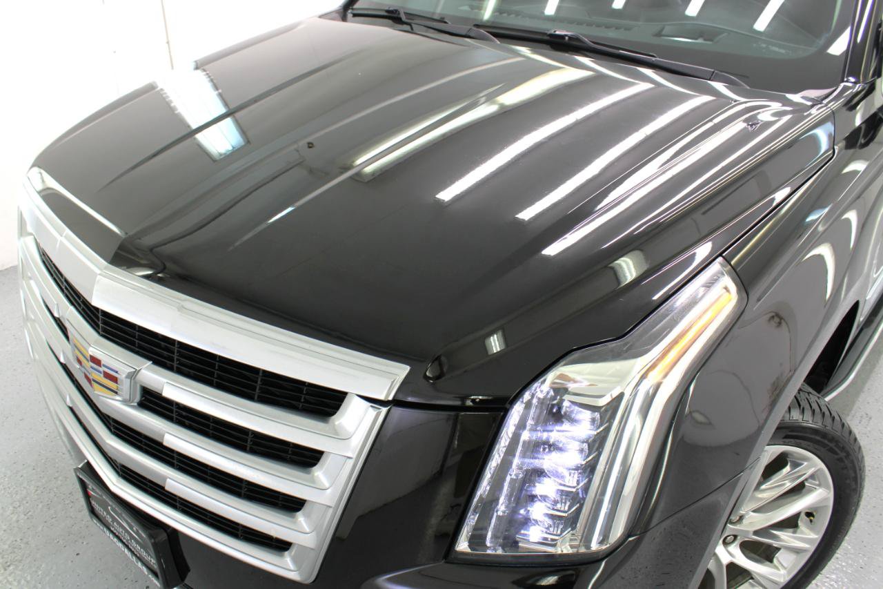 Used 2019 Cadillac Escalade ESV Luxury RWD image 17