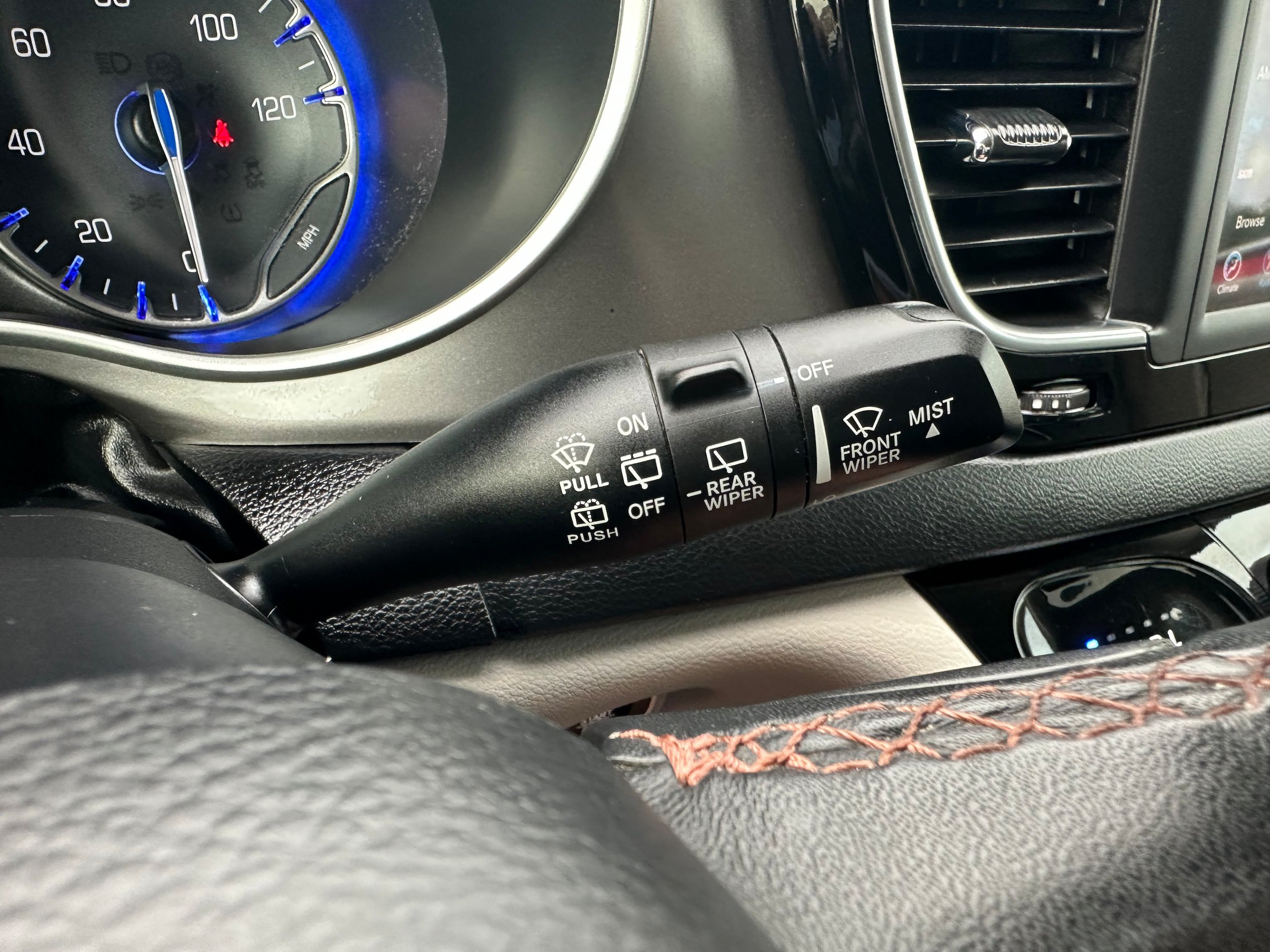 Used 2020 Chrysler Pacifica Touring-L FWD image 26