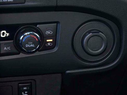 Used 2022 Nissan Frontier PRO-4X w/ Pro-4X Premium Package image 27