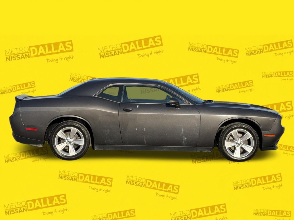 Used 2023 Dodge Challenger SXT RWD image 4