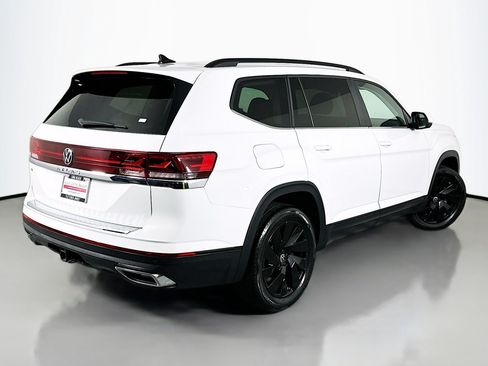 Used 2024 Volkswagen Atlas SE FWD image 15
