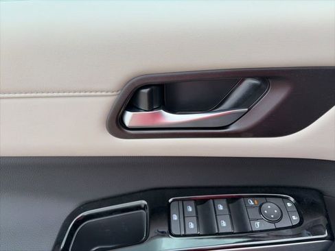 New 2026 Nissan Pathfinder SL image 11