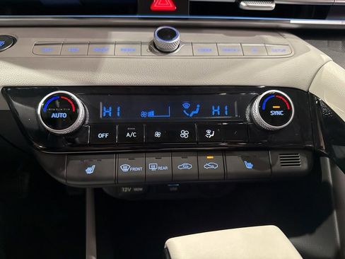 New 2026 Hyundai Elantra Limited FWD image 16