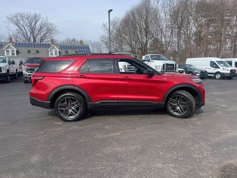 New 2026 Ford Explorer ST-Line w/ ST-Line Street Pack image 4