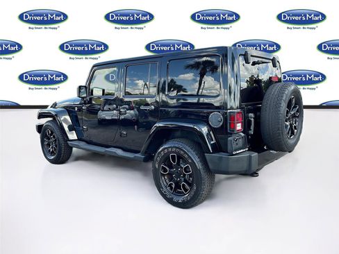 Used 2018 Jeep Wrangler Unlimited Sahara AWD/4WD image 5