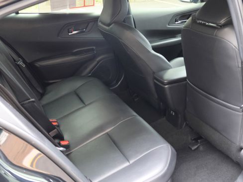 Used 2025 Toyota Prius AWD image 32