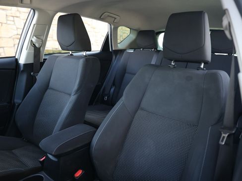 Used 2017 Toyota Corolla iM image 9