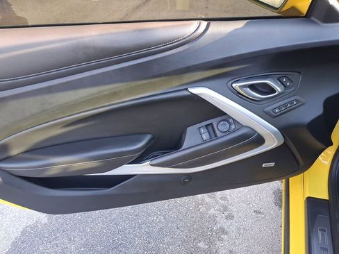 Used 2017 Chevrolet Camaro SS RWD image 13