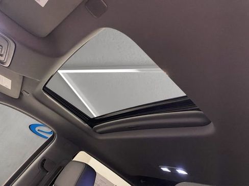 Used 2021 Chevrolet Silverado 1500 LTZ w/ LTZ Premium Package image 9