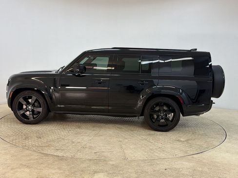 Used 2025 Land Rover Defender 130 X-Dynamic SE AWD/4WD image 2