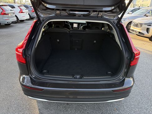 Certified 2025 Volvo V60 B5 Cross Country Plus image 34