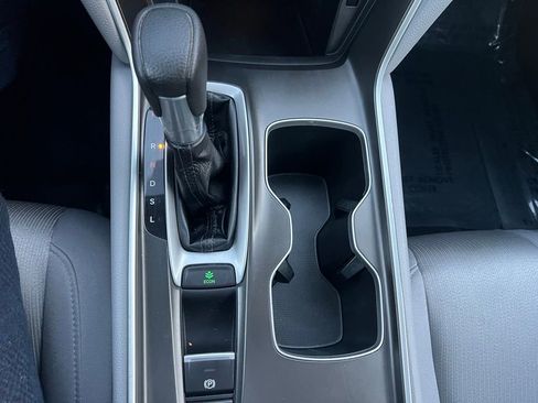 Used 2018 Honda Accord EX image 41