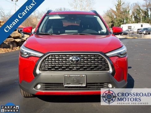 Used 2022 Toyota Corolla Cross XLE w/ Convenience Package image 5