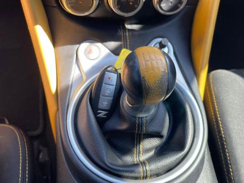 Used 2019 Nissan 370Z Coupe w/ Z34 Heritage Edition - White image 21