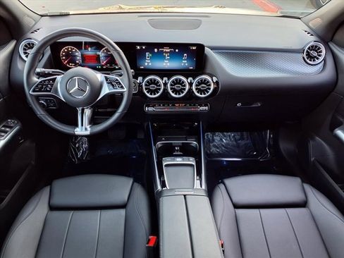Used 2025 Mercedes-Benz GLA 250 4MATIC image 4