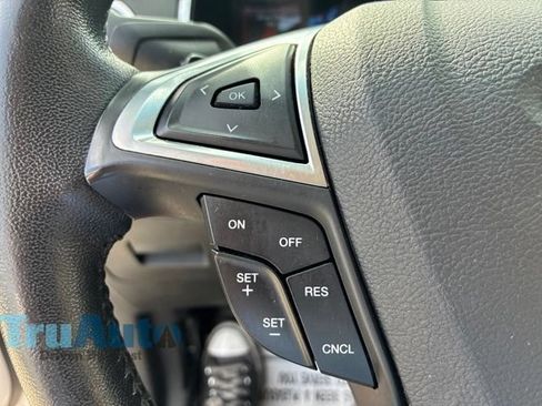 Used 2017 Ford Edge Titanium w/ Technology Package AWD/4WD image 28