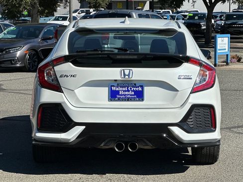 Used 2018 Honda Civic Sport Touring image 5