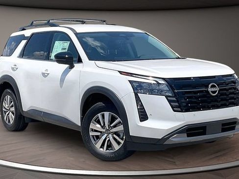 New 2026 Nissan Pathfinder SL FWD image 2