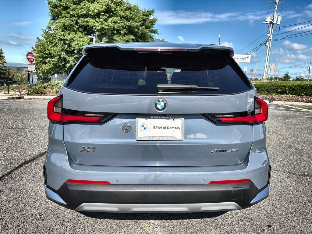 Used 2023 BMW X1 xDrive28i AWD/4WD image 13