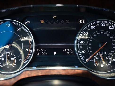 Used 2018 Bentley Bentayga AWD/4WD image 67
