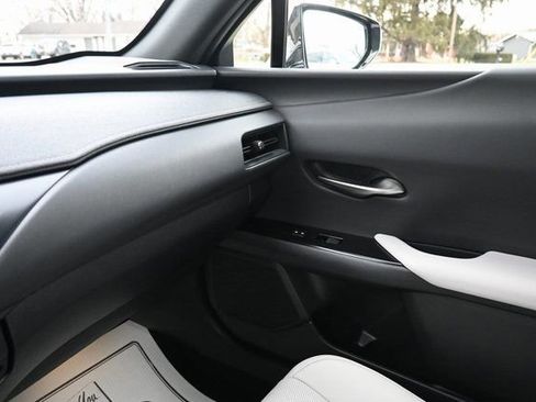 Used 2023 Lexus UX 250h Premium image 28