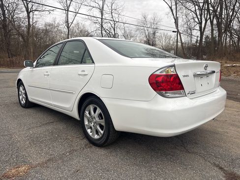 Used 2005 Toyota Camry XLE image 16