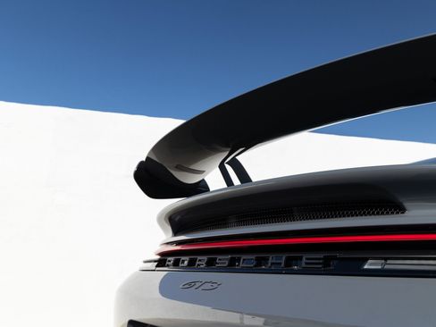 Certified 2025 Porsche 911 GT3 RWD image 12