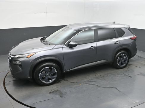 Used 2025 Nissan Rogue SV FWD image 27