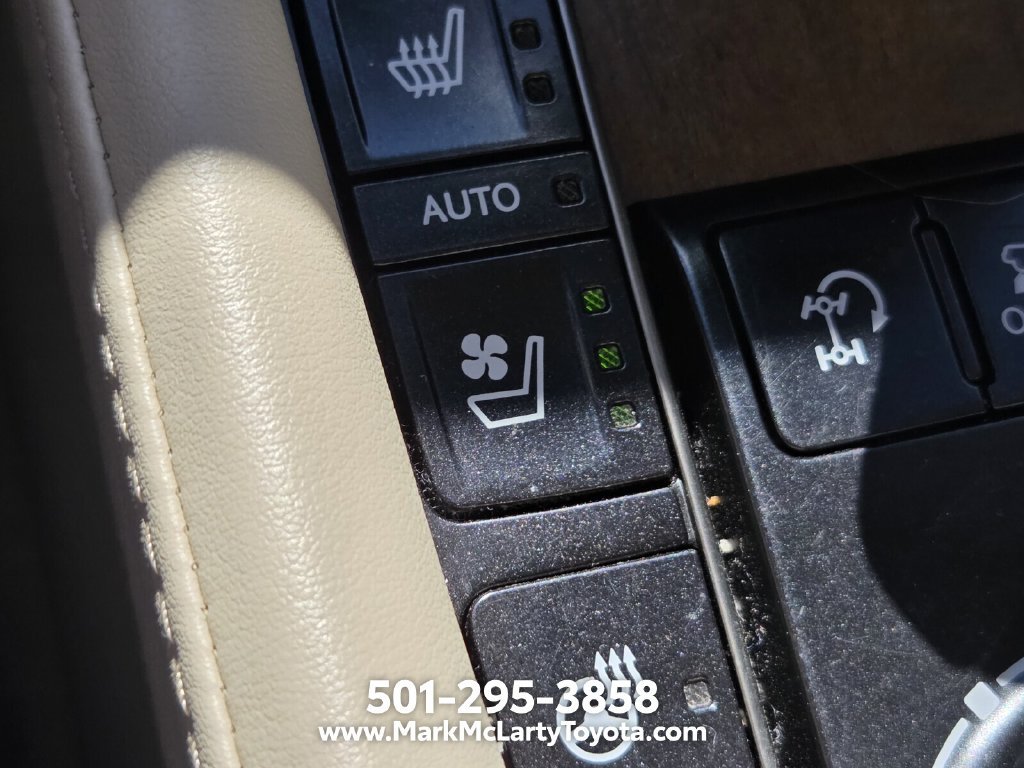 Used 2019 Lexus LX 570 4WD w/ Luxury Package image 22