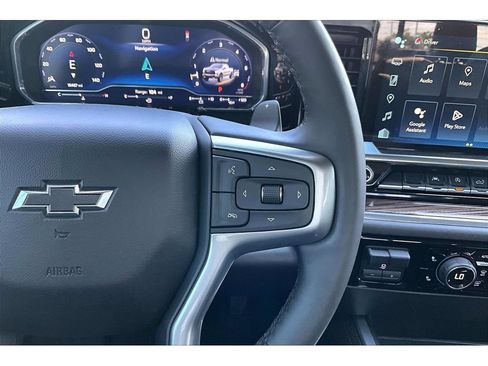 Used 2024 Chevrolet Silverado 1500 LT Trail Boss w/ Convenience Package II AWD/4WD image 13