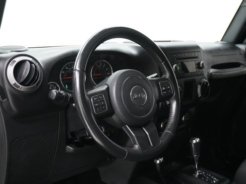 Used 2015 Jeep Wrangler Unlimited Sport w/ Connectivity Group image 11