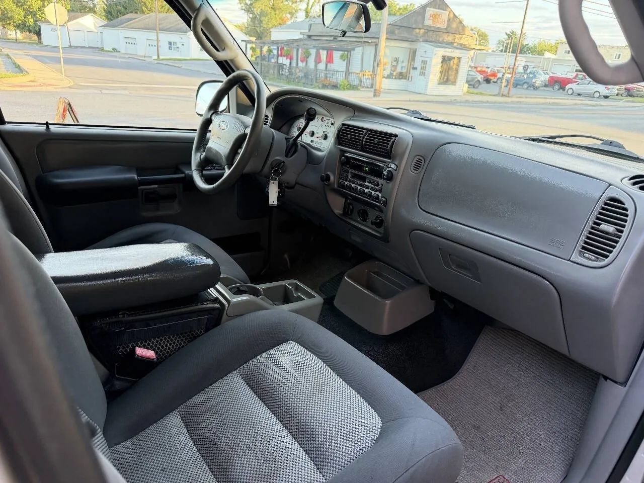 Used 2003 Ford Explorer Sport Trac XLT RWD image 29
