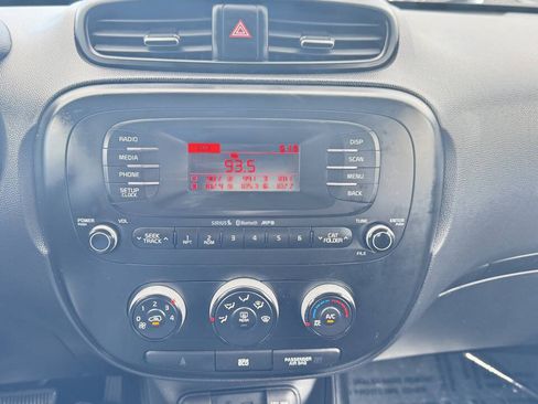 Used 2014 Kia Soul FWD image 13