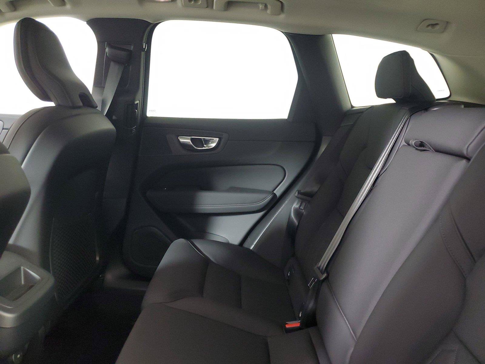 New 2027 Volvo XC60 B5 Core AWD/4WD image 12