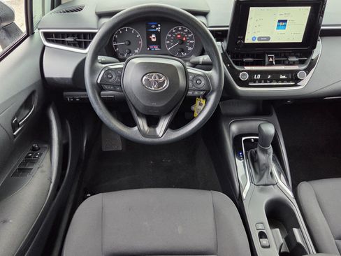 Used 2025 Toyota Corolla LE FWD image 14